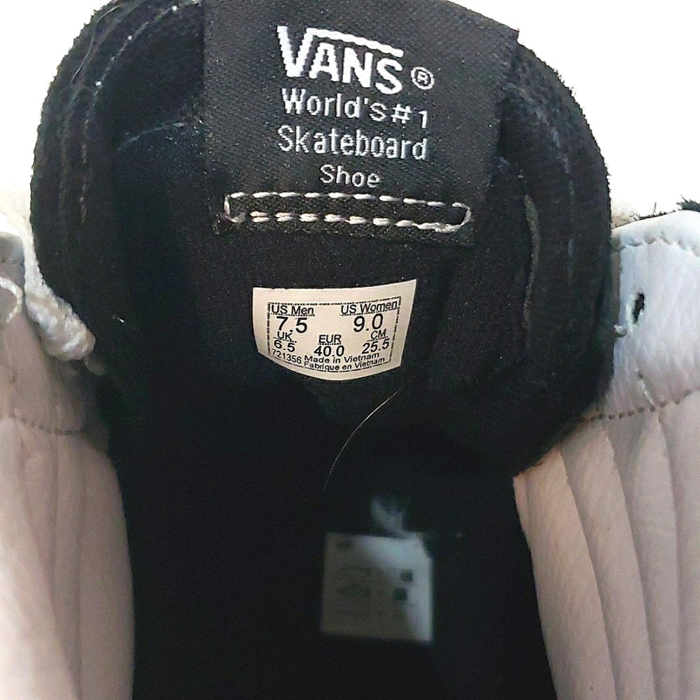 Vans - Picture 5 of 6